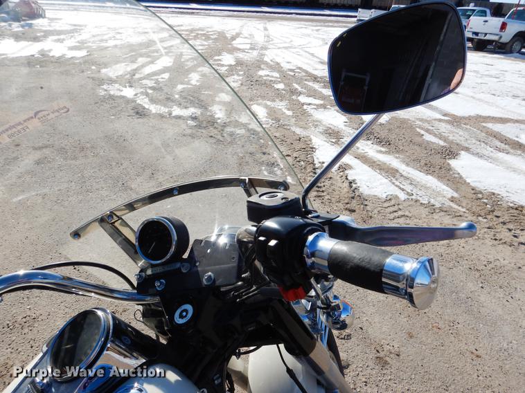 image for item FE9299 2005 Harley Davidson FLHPI Road King motorcycle