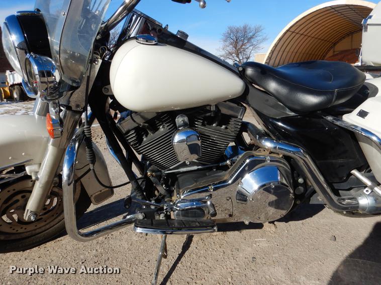 image for item FE9299 2005 Harley Davidson FLHPI Road King motorcycle