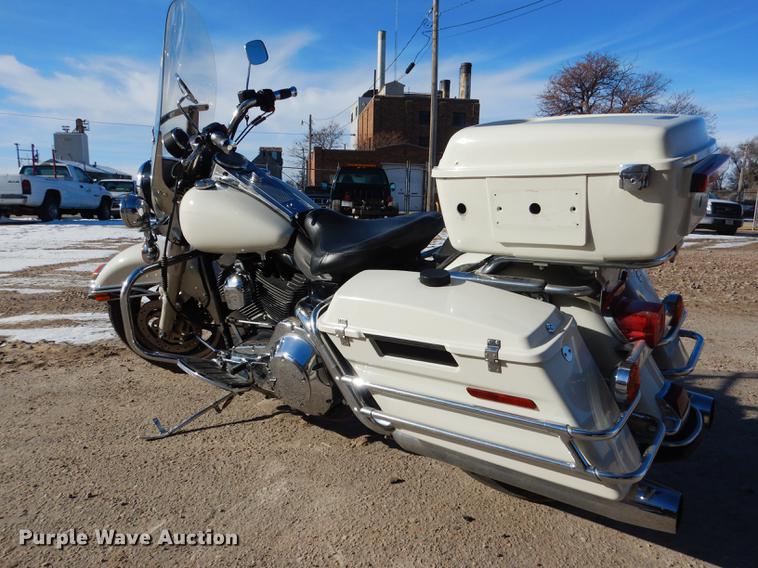 image for item FE9299 2005 Harley Davidson FLHPI Road King motorcycle