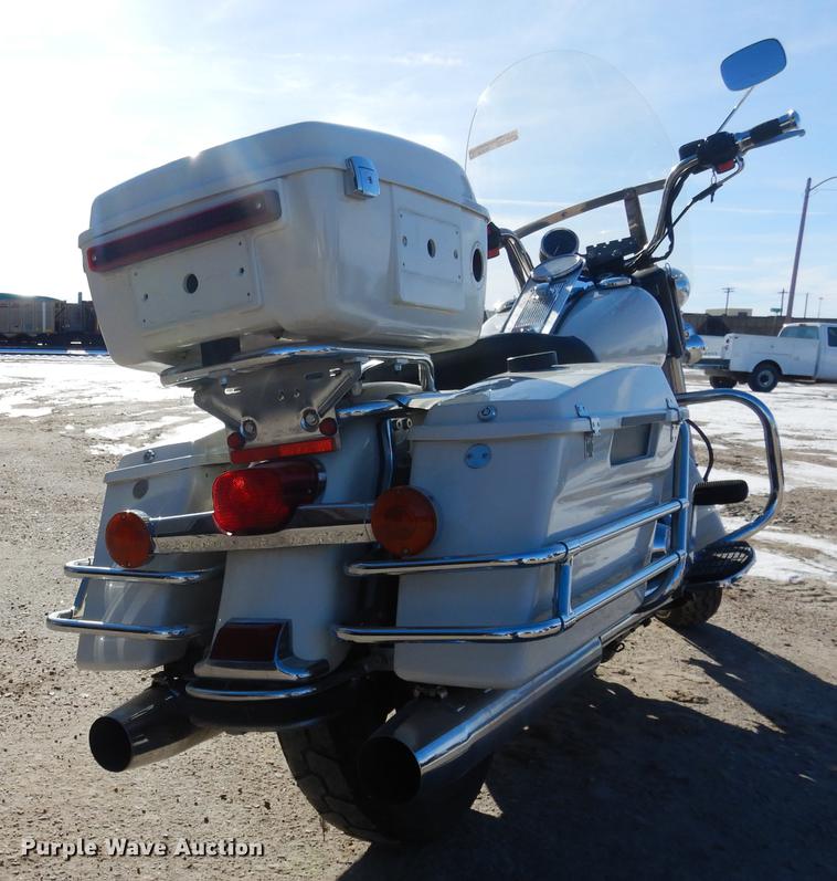 image for item FE9299 2005 Harley Davidson FLHPI Road King motorcycle