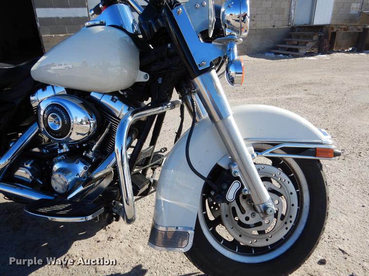 image for item FE9299 2005 Harley Davidson FLHPI Road King motorcycle