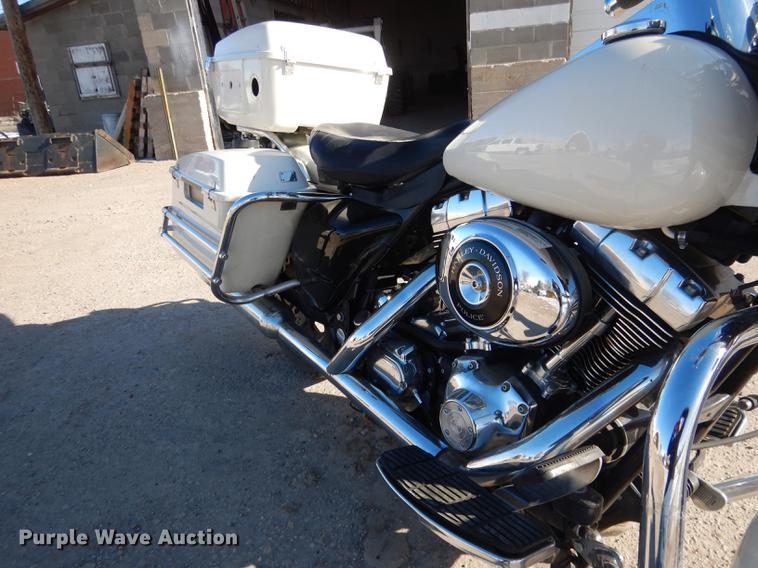 image for item FE9299 2005 Harley Davidson FLHPI Road King motorcycle