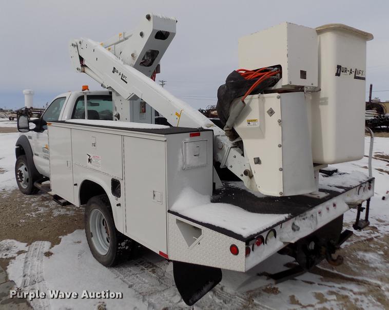 image for item FE9306 2007 Ford F550 XL bucket truck