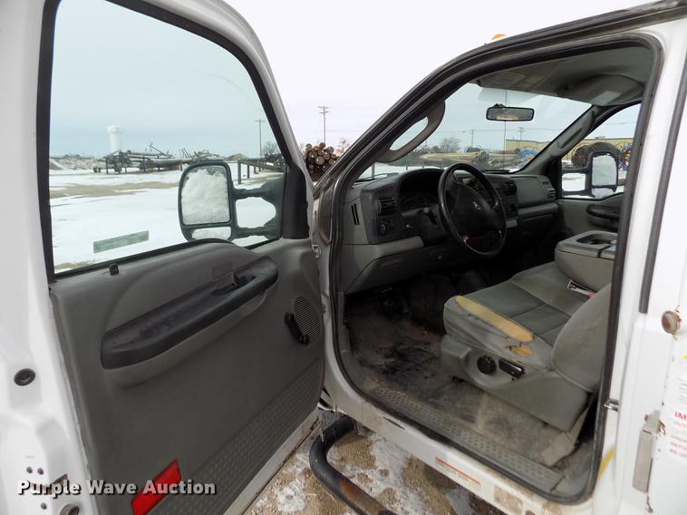 image for item FE9306 2007 Ford F550 XL bucket truck