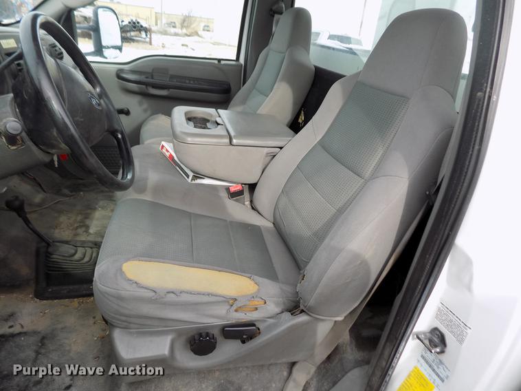 image for item FE9306 2007 Ford F550 XL bucket truck