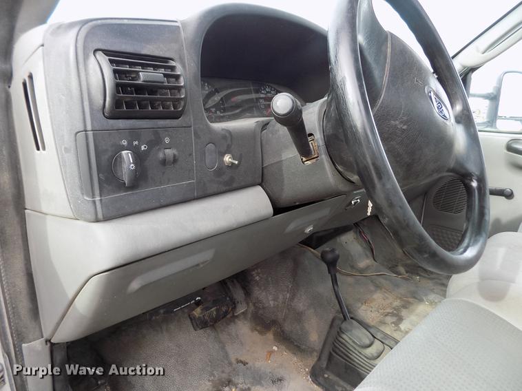 image for item FE9306 2007 Ford F550 XL bucket truck