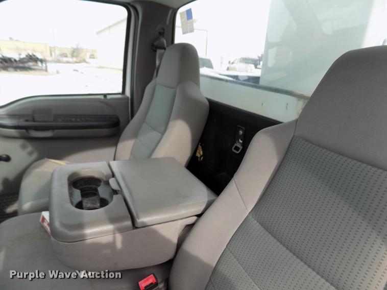 image for item FE9306 2007 Ford F550 XL bucket truck