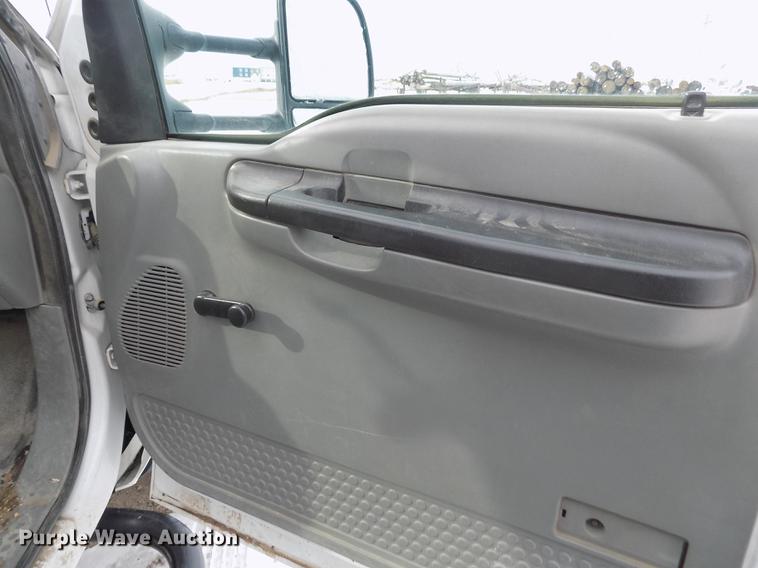 image for item FE9306 2007 Ford F550 XL bucket truck