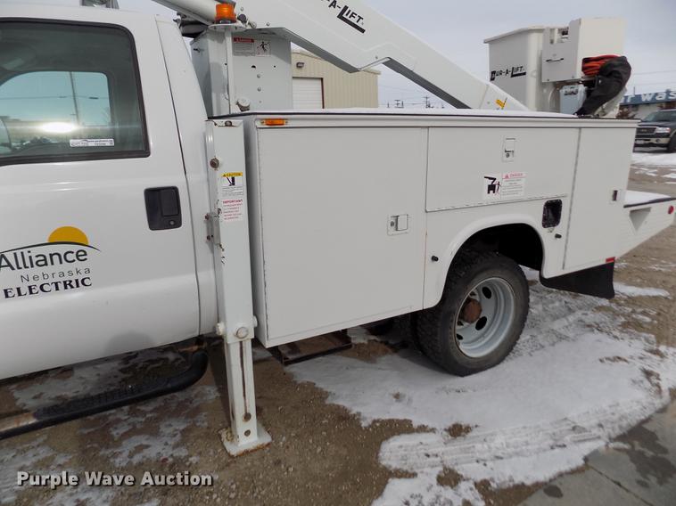 image for item FE9306 2007 Ford F550 XL bucket truck