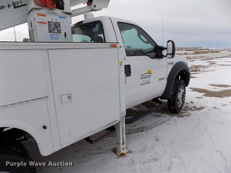 image for item FE9306 2007 Ford F550 XL bucket truck