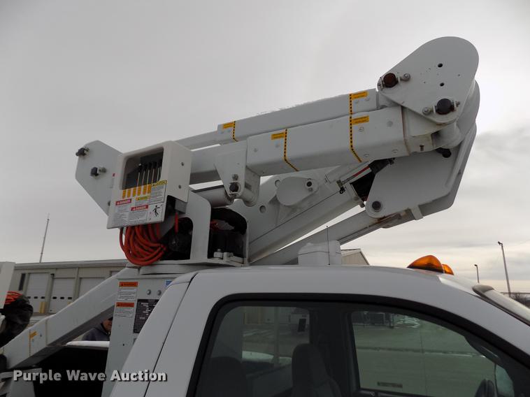 image for item FE9306 2007 Ford F550 XL bucket truck