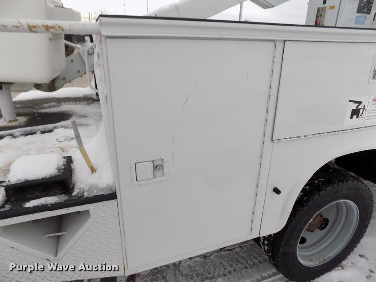 image for item FE9306 2007 Ford F550 XL bucket truck