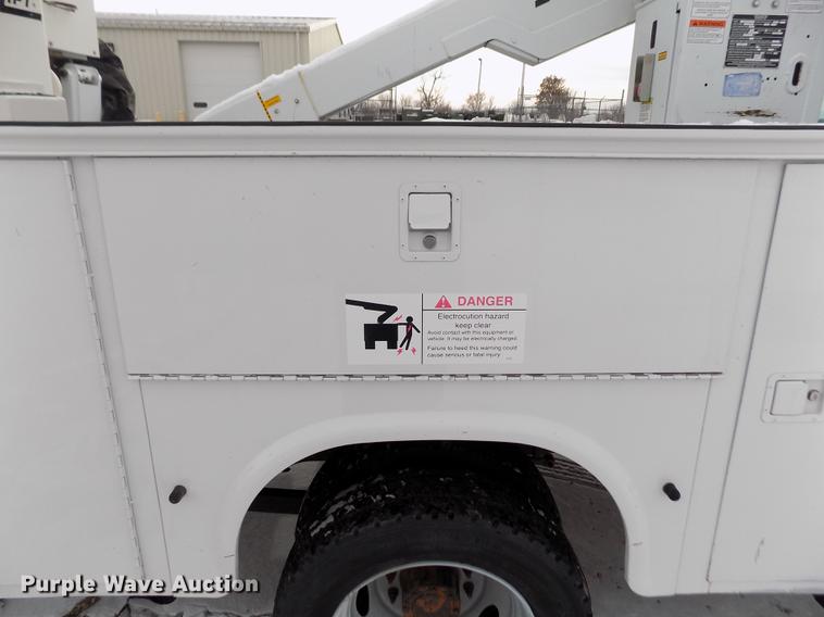 image for item FE9306 2007 Ford F550 XL bucket truck