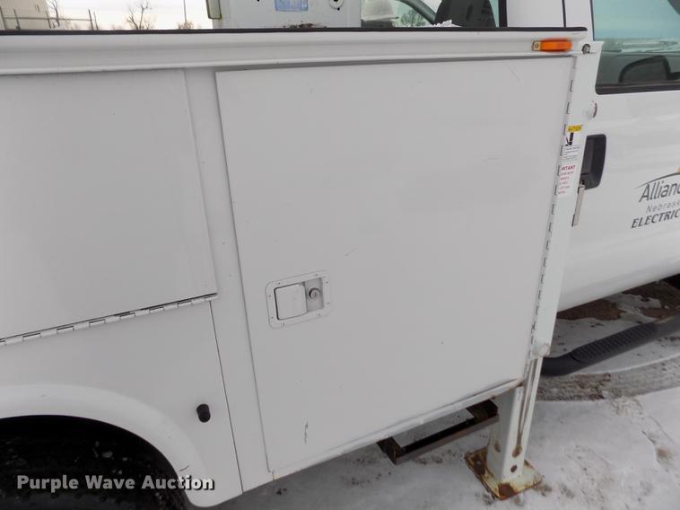 image for item FE9306 2007 Ford F550 XL bucket truck