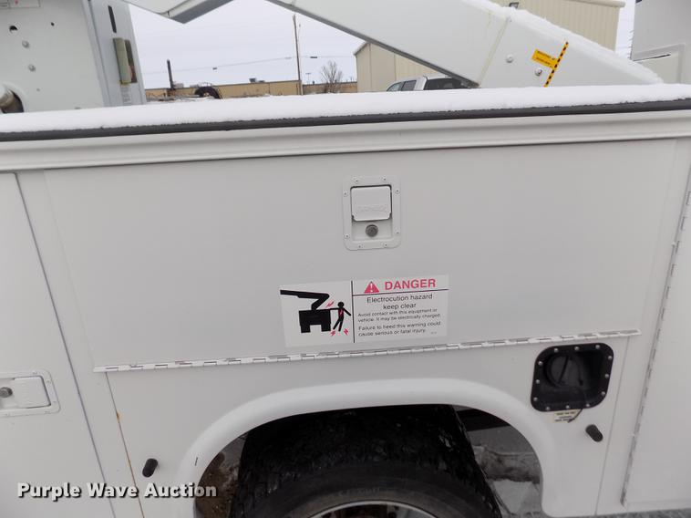 image for item FE9306 2007 Ford F550 XL bucket truck