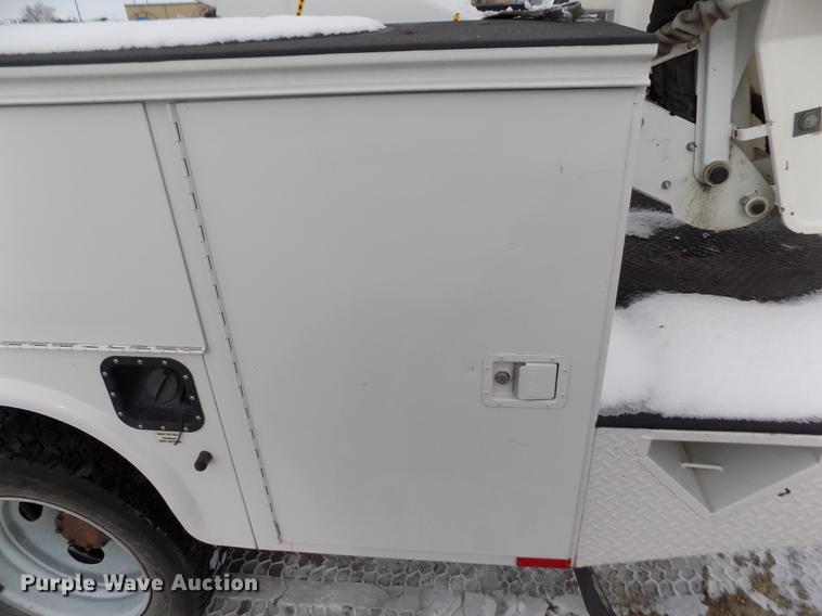 image for item FE9306 2007 Ford F550 XL bucket truck