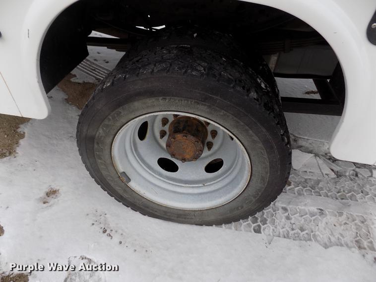 image for item FE9306 2007 Ford F550 XL bucket truck