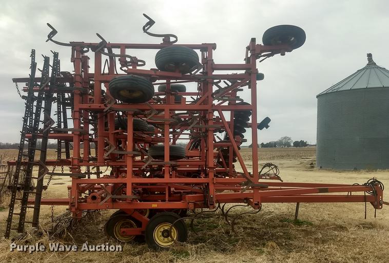 image for item DB9007 Sunflower 5452-46 field cultivator