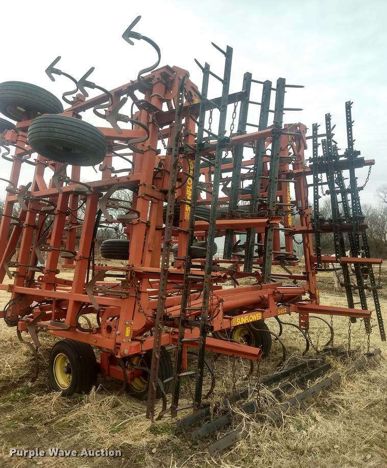image for item DB9007 Sunflower 5452-46 field cultivator