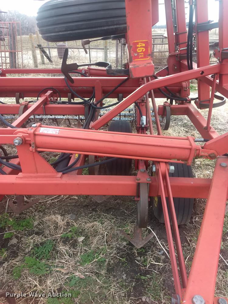 image for item DB9007 Sunflower 5452-46 field cultivator