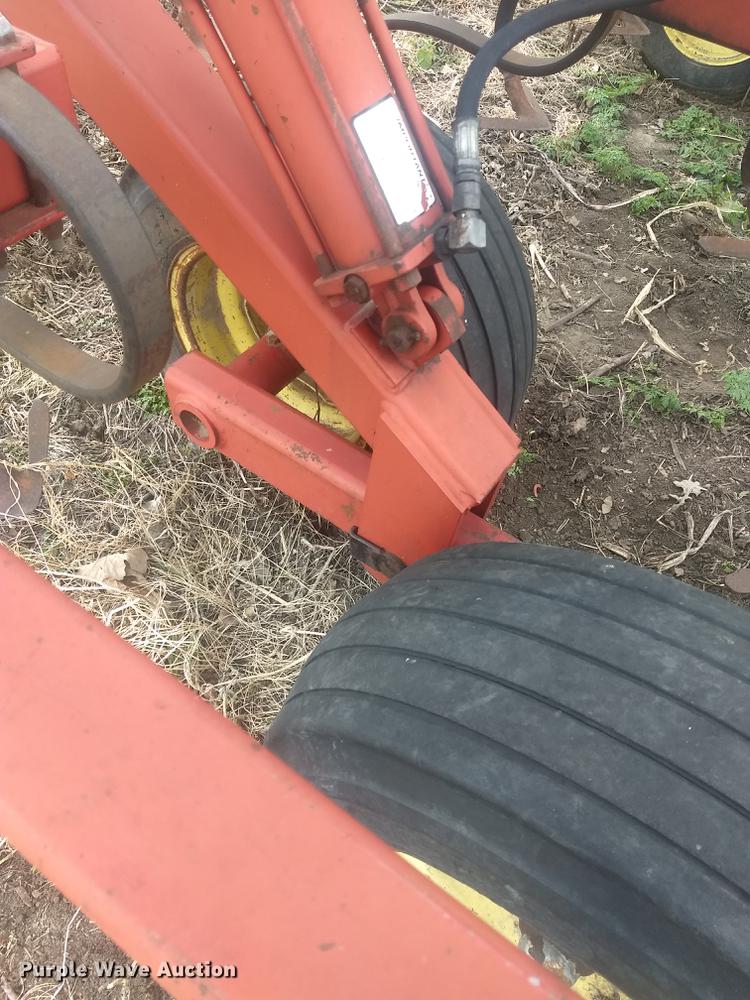 image for item DB9007 Sunflower 5452-46 field cultivator