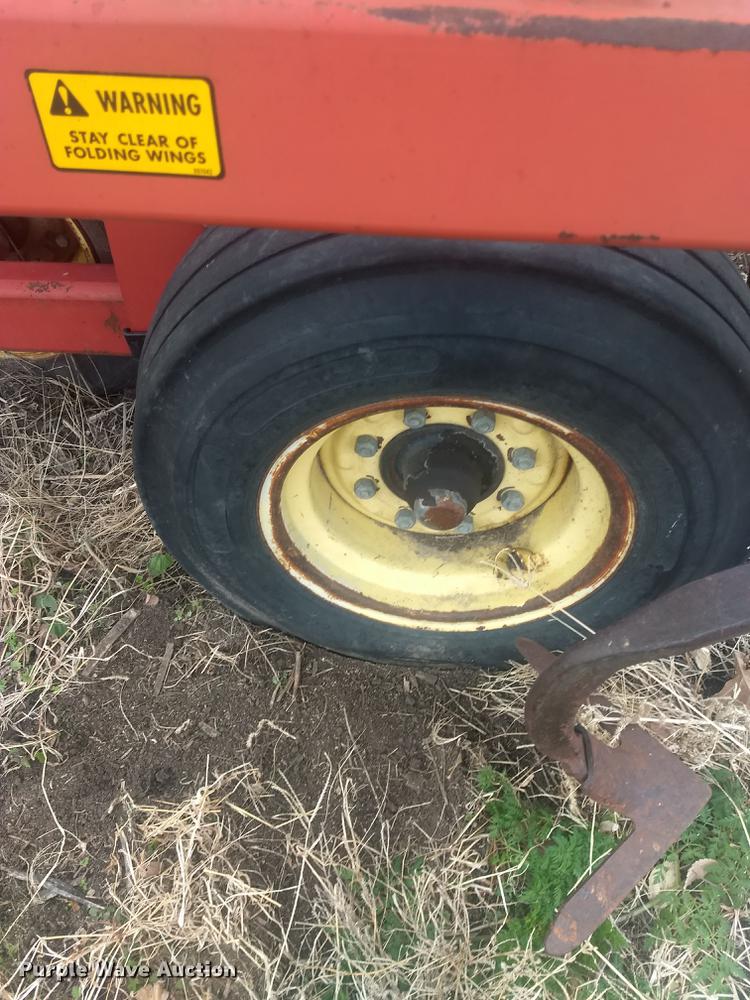 image for item DB9007 Sunflower 5452-46 field cultivator