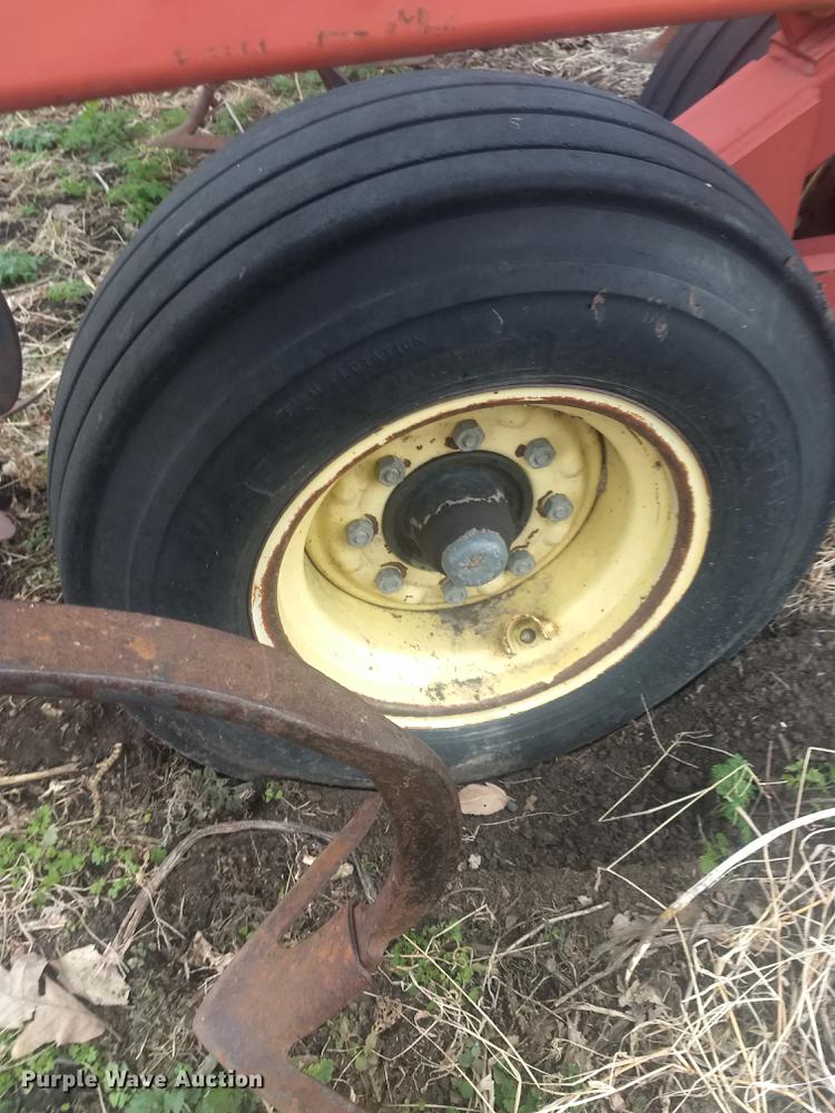 image for item DB9007 Sunflower 5452-46 field cultivator