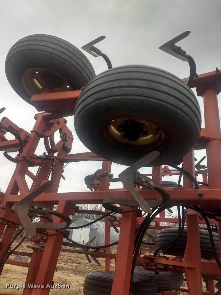 image for item DB9007 Sunflower 5452-46 field cultivator