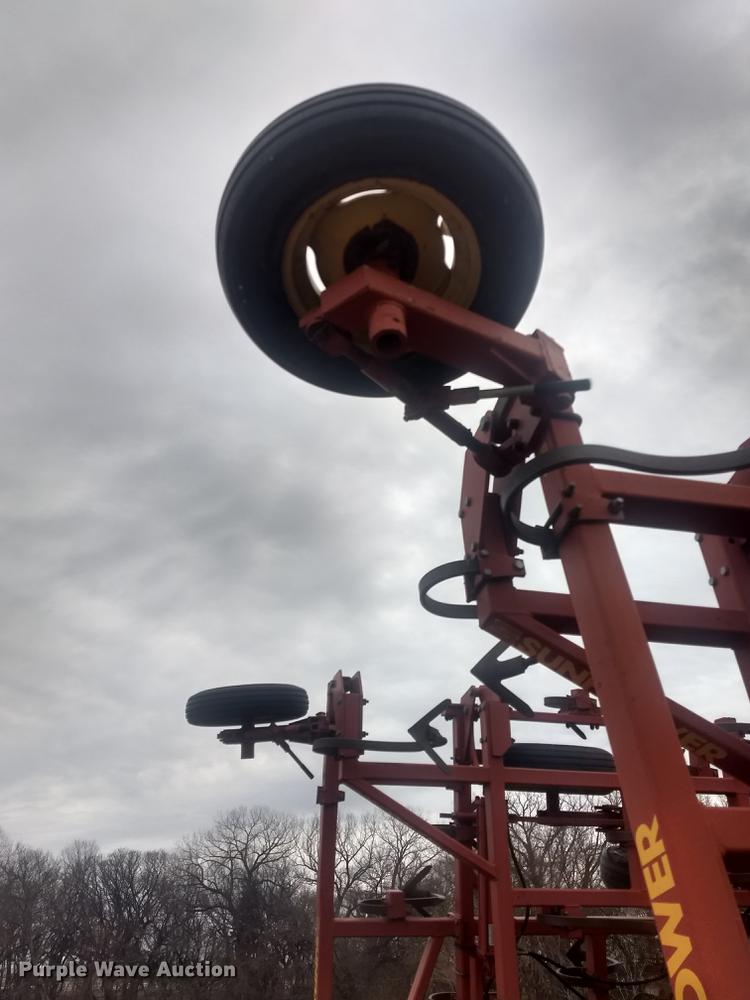 image for item DB9007 Sunflower 5452-46 field cultivator