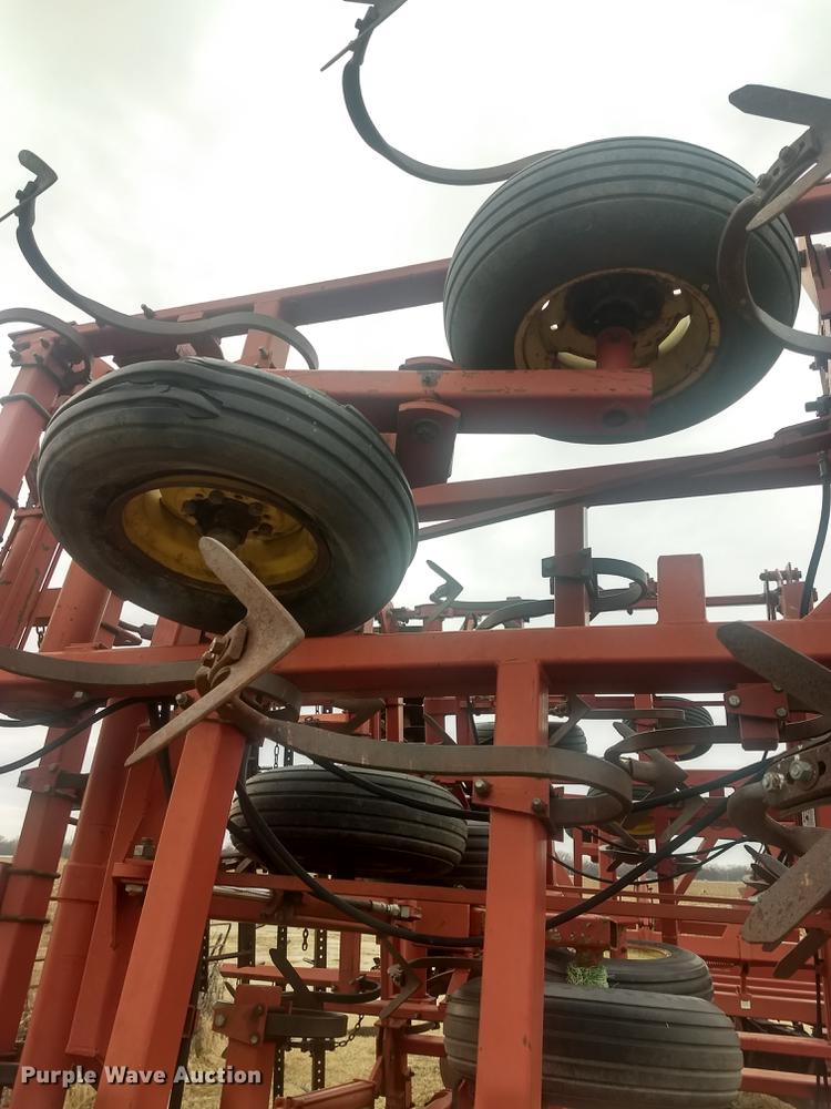 image for item DB9007 Sunflower 5452-46 field cultivator