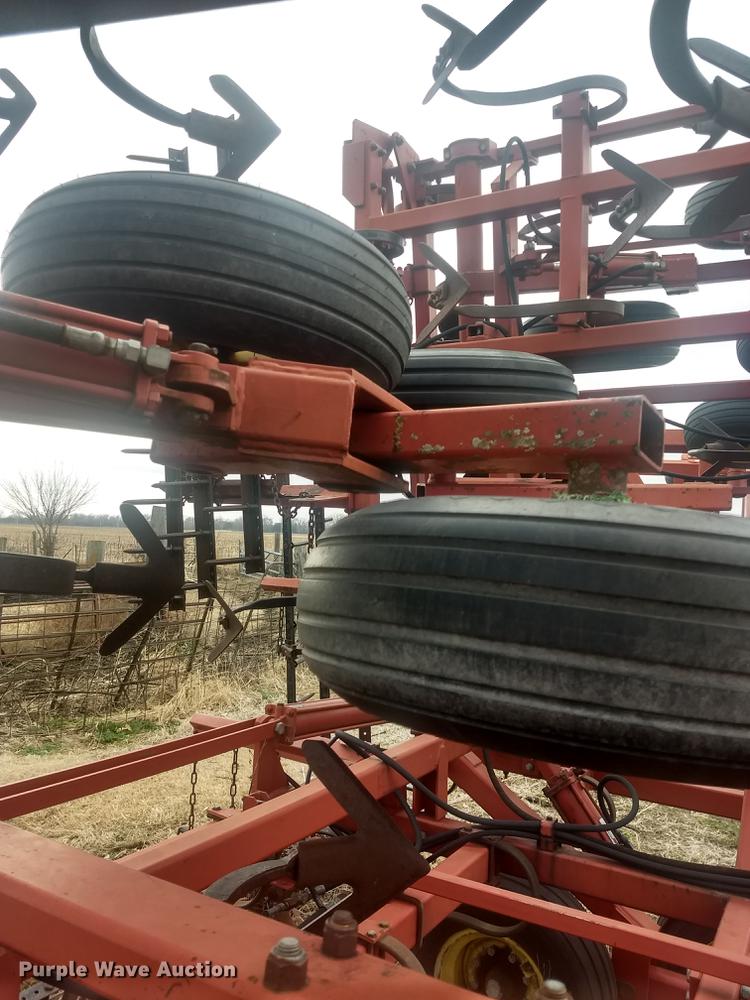 image for item DB9007 Sunflower 5452-46 field cultivator