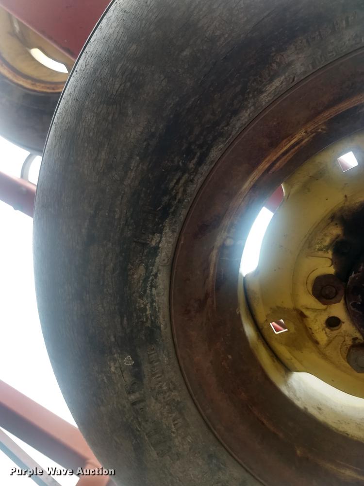 image for item DB9007 Sunflower 5452-46 field cultivator