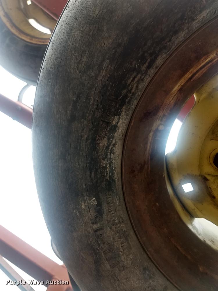 image for item DB9007 Sunflower 5452-46 field cultivator