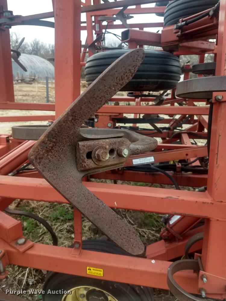 image for item DB9007 Sunflower 5452-46 field cultivator