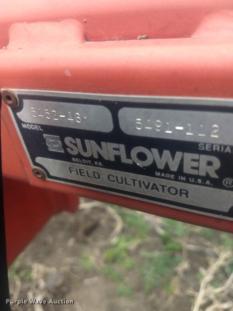 image for item DB9007 Sunflower 5452-46 field cultivator