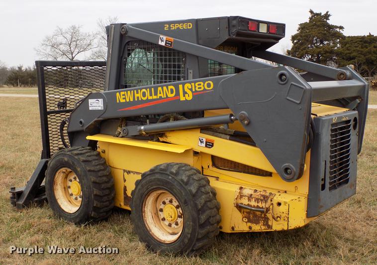 image for item DD3545 1999 New Holland LS180 skid steer