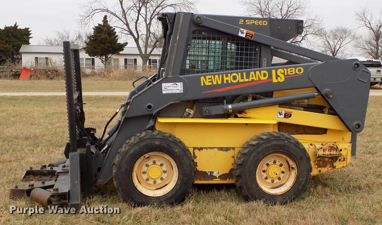 image for item DD3545 1999 New Holland LS180 skid steer
