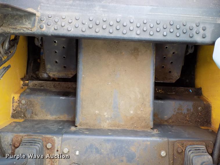 image for item DD3545 1999 New Holland LS180 skid steer