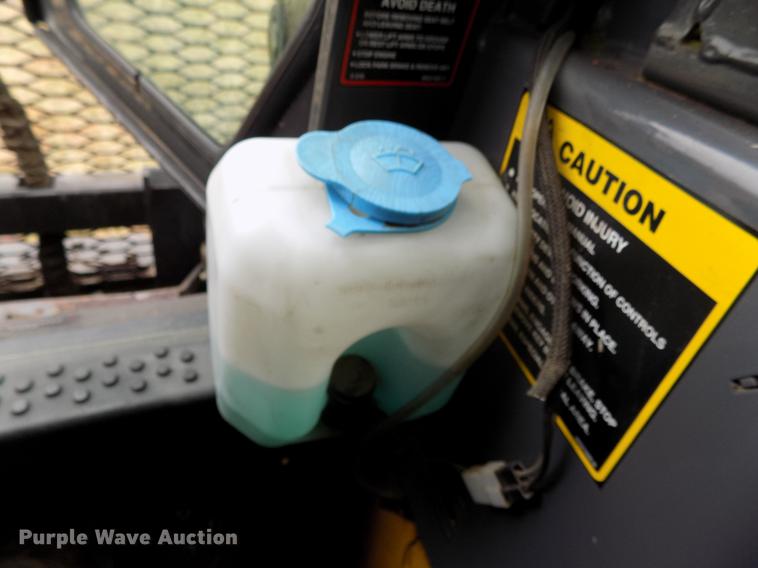 image for item DD3545 1999 New Holland LS180 skid steer