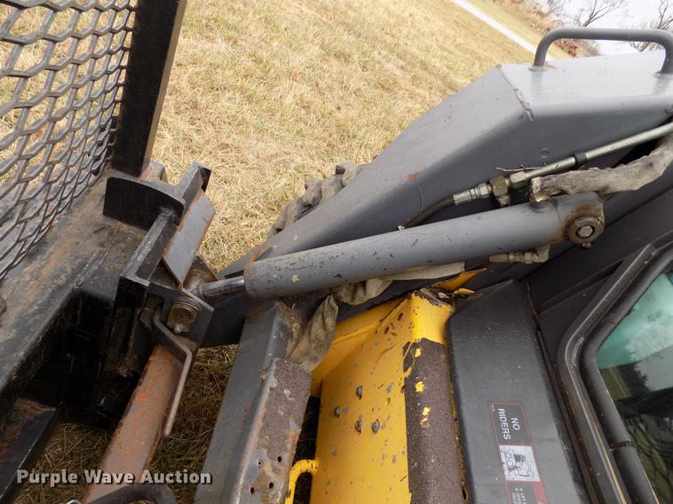 image for item DD3545 1999 New Holland LS180 skid steer