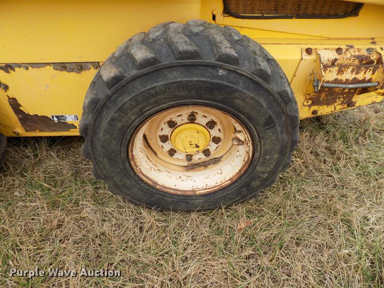 image for item DD3545 1999 New Holland LS180 skid steer