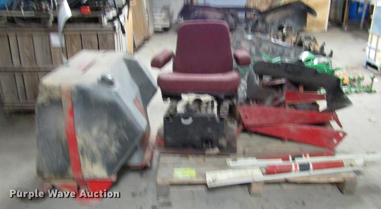 image for item DD3941 Case IH 1486 tractor parts