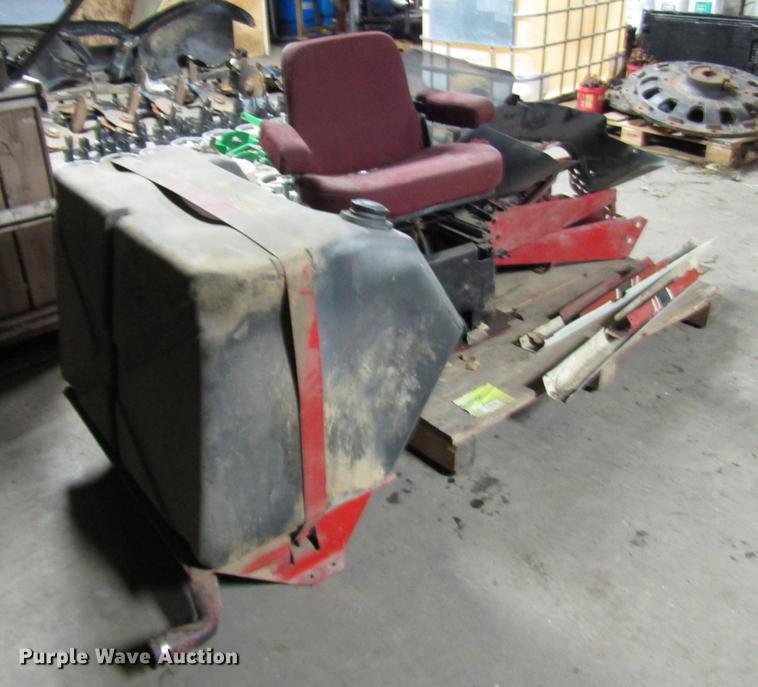 image for item DD3941 Case IH 1486 tractor parts