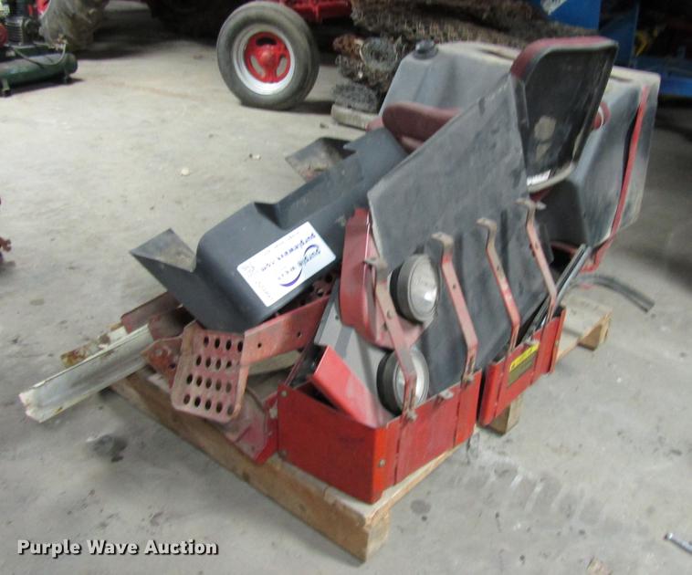 image for item DD3941 Case IH 1486 tractor parts