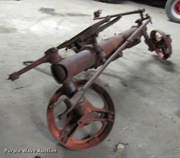 image for item DD3942 Farmall M adjustable wide front axle