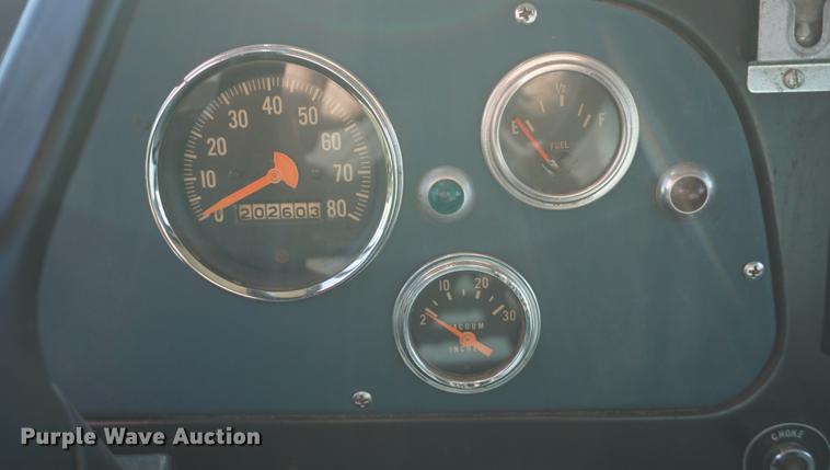 image for item DF1586 1976 International Loadstar 1800 grain truck