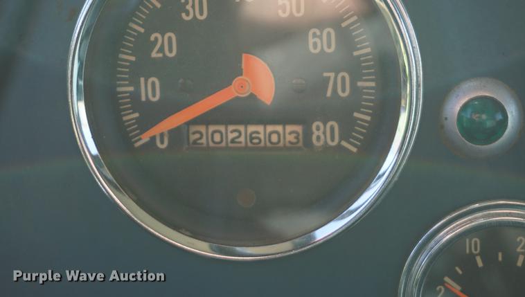 image for item DF1586 1976 International Loadstar 1800 grain truck