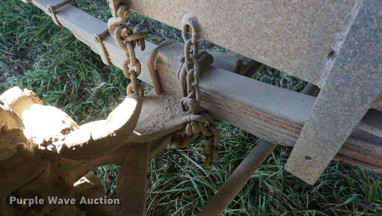 image for item DF1586 1976 International Loadstar 1800 grain truck