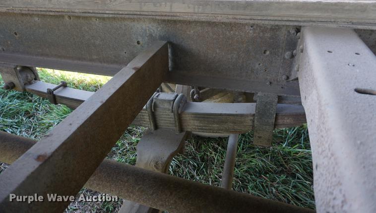 image for item DF1586 1976 International Loadstar 1800 grain truck