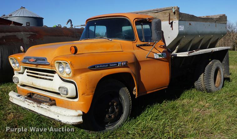 image for item DF1589 1959 Chevrolet 60 applicator truck